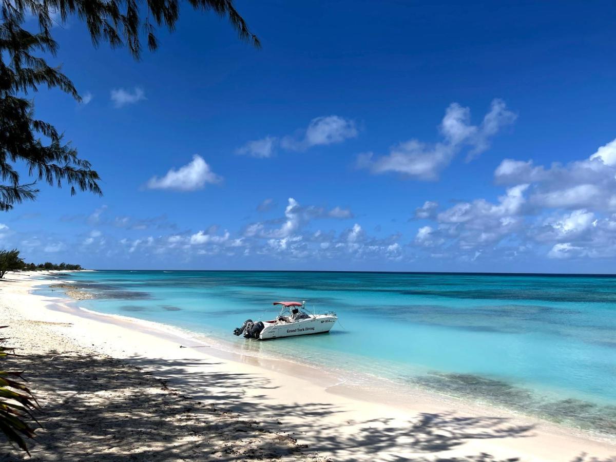 Osprey Beach Hotel Cockburn Town Экстерьер фото