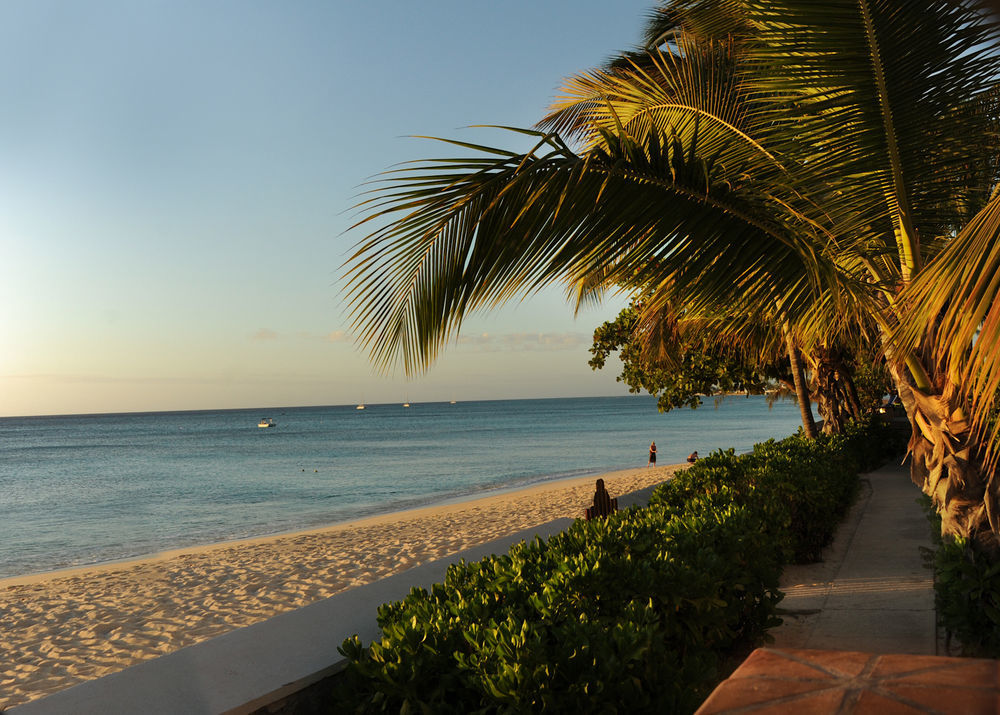 Osprey Beach Hotel Cockburn Town Экстерьер фото